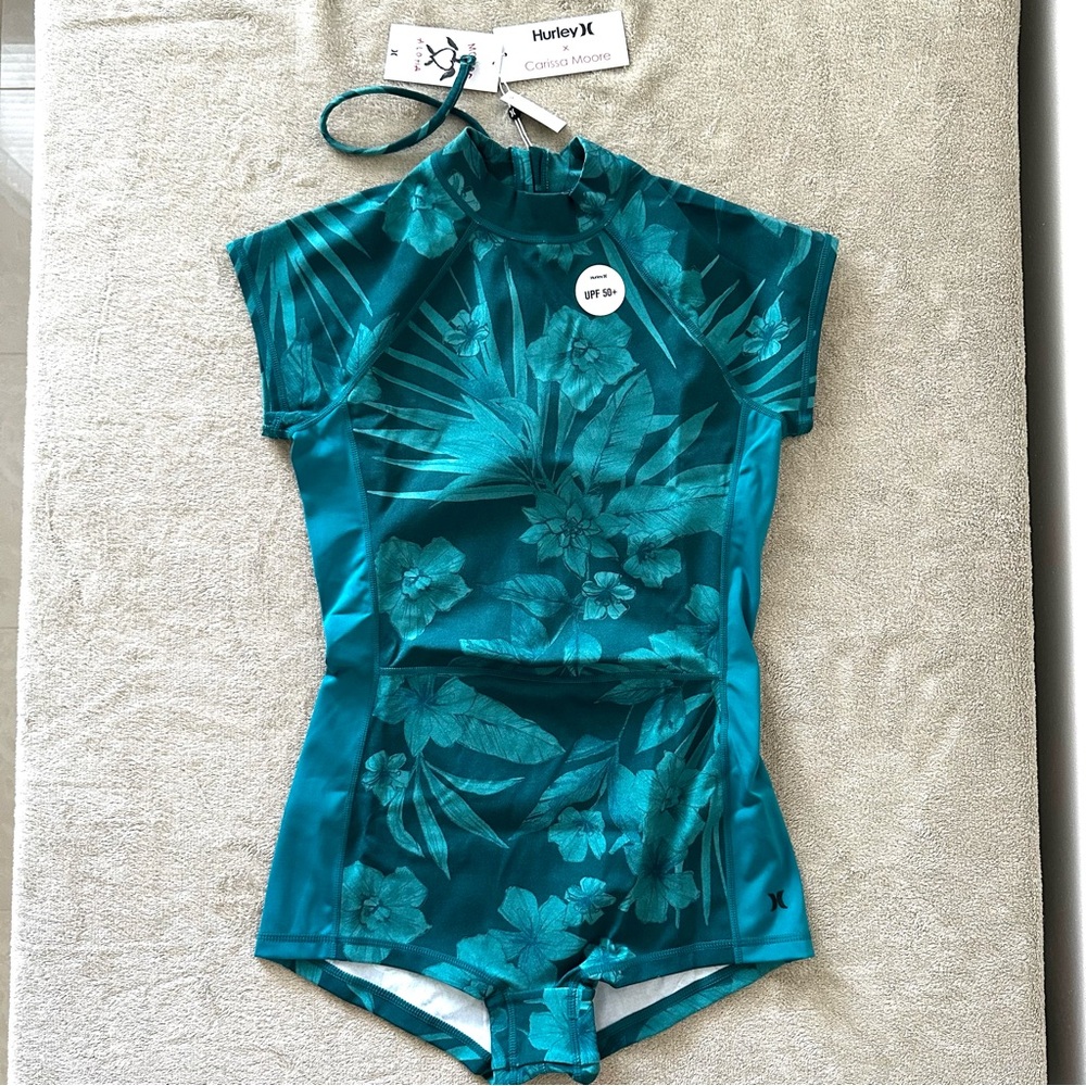 NEW! Hurley x Carissa Moore 1-Piece Surf
Bodysuit Swimsuit Full Coverage XS
Blue
